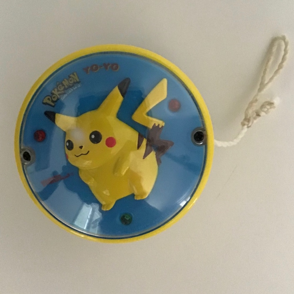 Pokemon Pikachu Yo-yo Lights Up Toy Vintage Yo yo Light - Picture 4 of 15